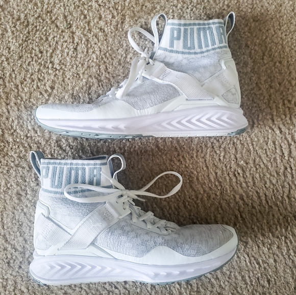 Puma Shoes - HP 🎉 Puma White Ignite EvoKnit Sneakers